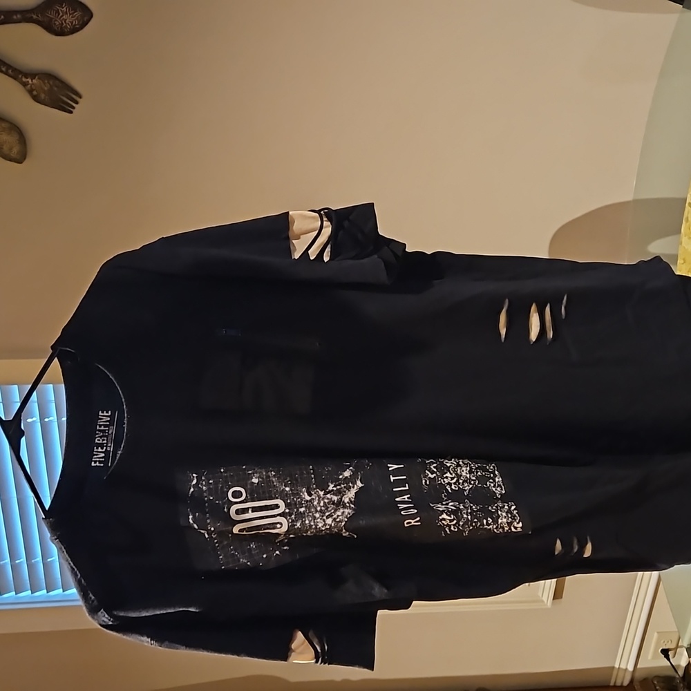 Tee shirt